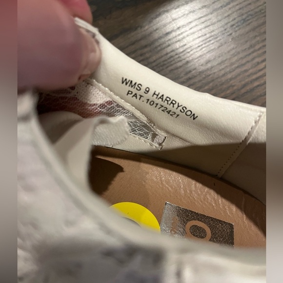 DV by Dolce Vita Harryson Helix Lace Sneaker 9 - Picture 6 of 9